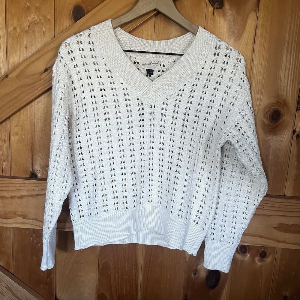 Universal Thread Cream Open Knit Sweater Women's‎ Small Long Sleeve V Neck